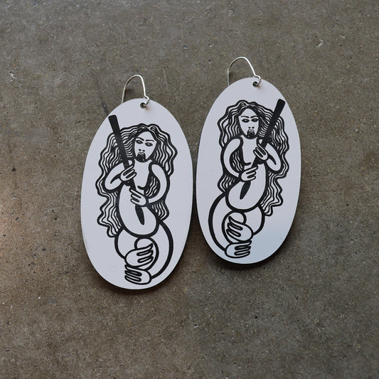 Earrings White, Mana Motuhake wahine