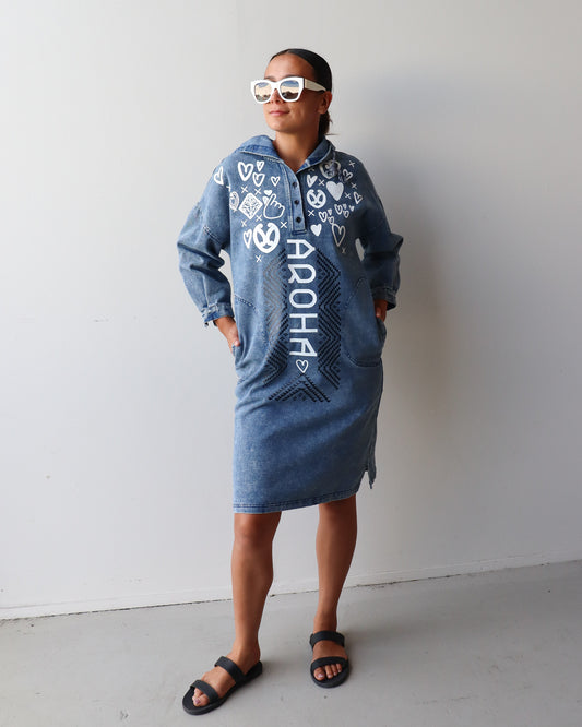 1. Tāwharau Collection Vol. VII_ Aroha LONG HOODIE - White #267