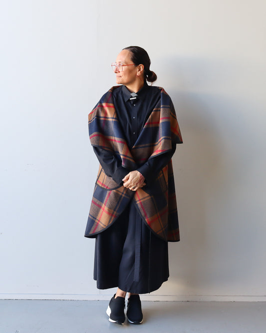 1. Cape (Long), Brown & Navy swatch - Kākā Pōria