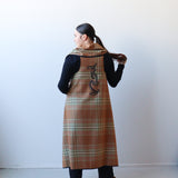 Cape (Straight Edge), Brown swatch - Ngutu Kākā